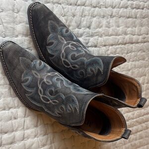 Myra Bag Dark Gray/Blue Blue Embroidered Ankle Boots